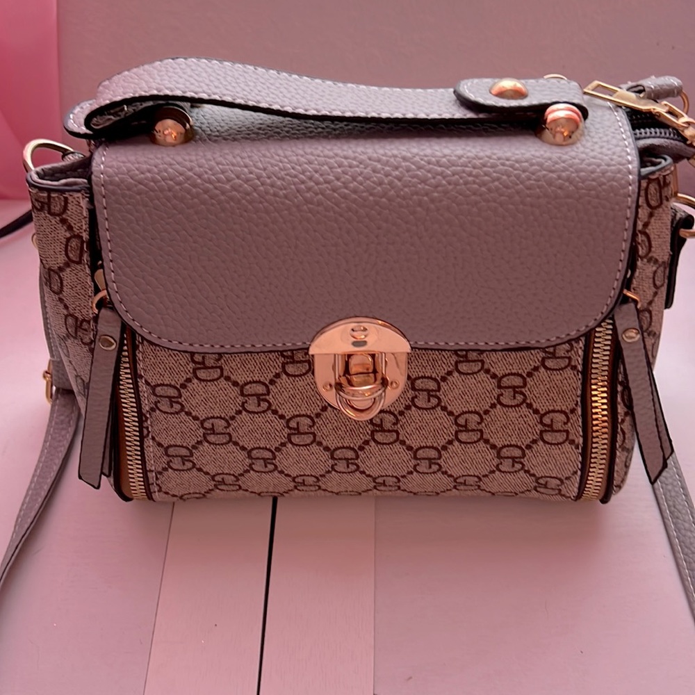 Unbranded small satchel